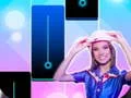 ゲームアナ・エミリア・ピアノタイルオンライン